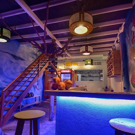 Отель Palm Leaf Surf Cafe Галле Экстерьер фото