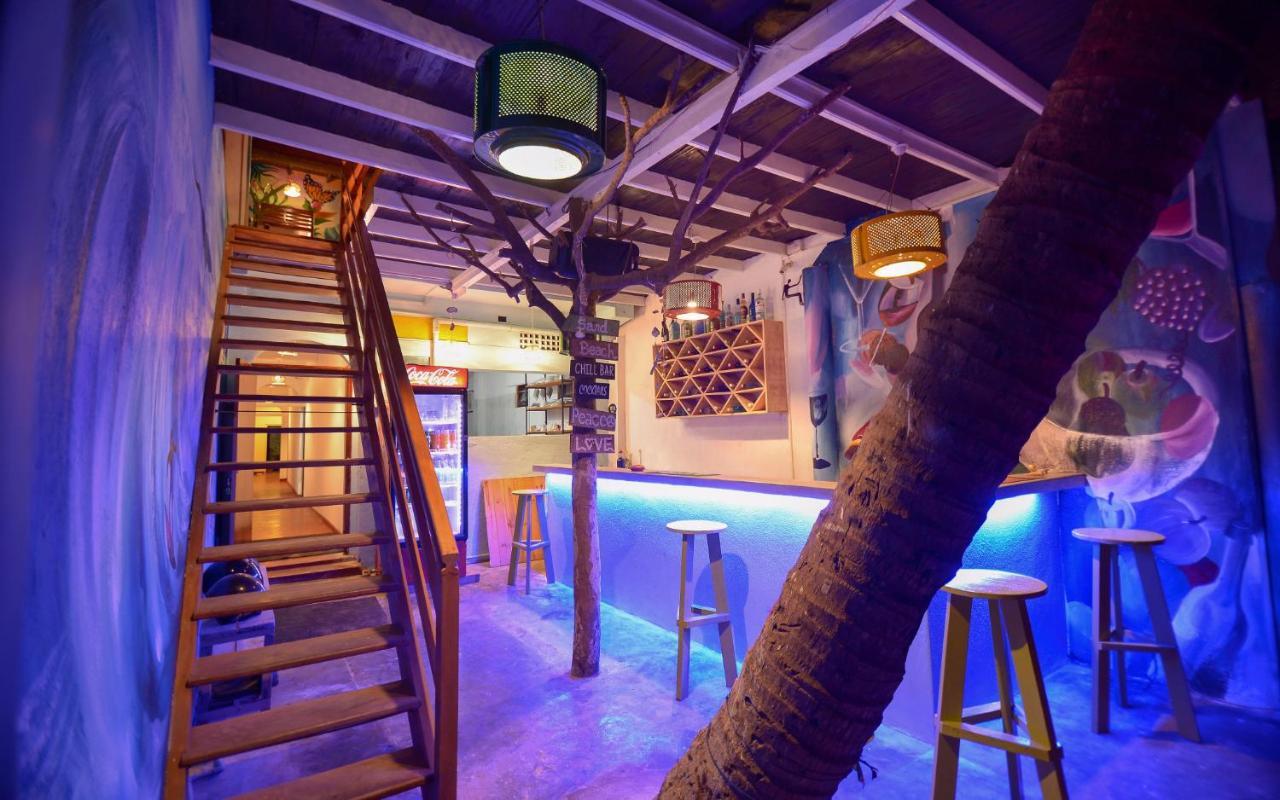 Отель Palm Leaf Surf Cafe Галле Экстерьер фото