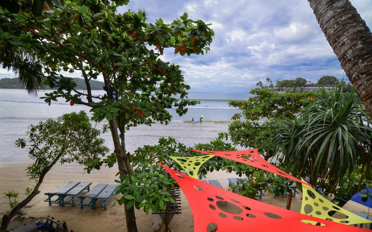 Отель Palm Leaf Surf Cafe Галле Экстерьер фото
